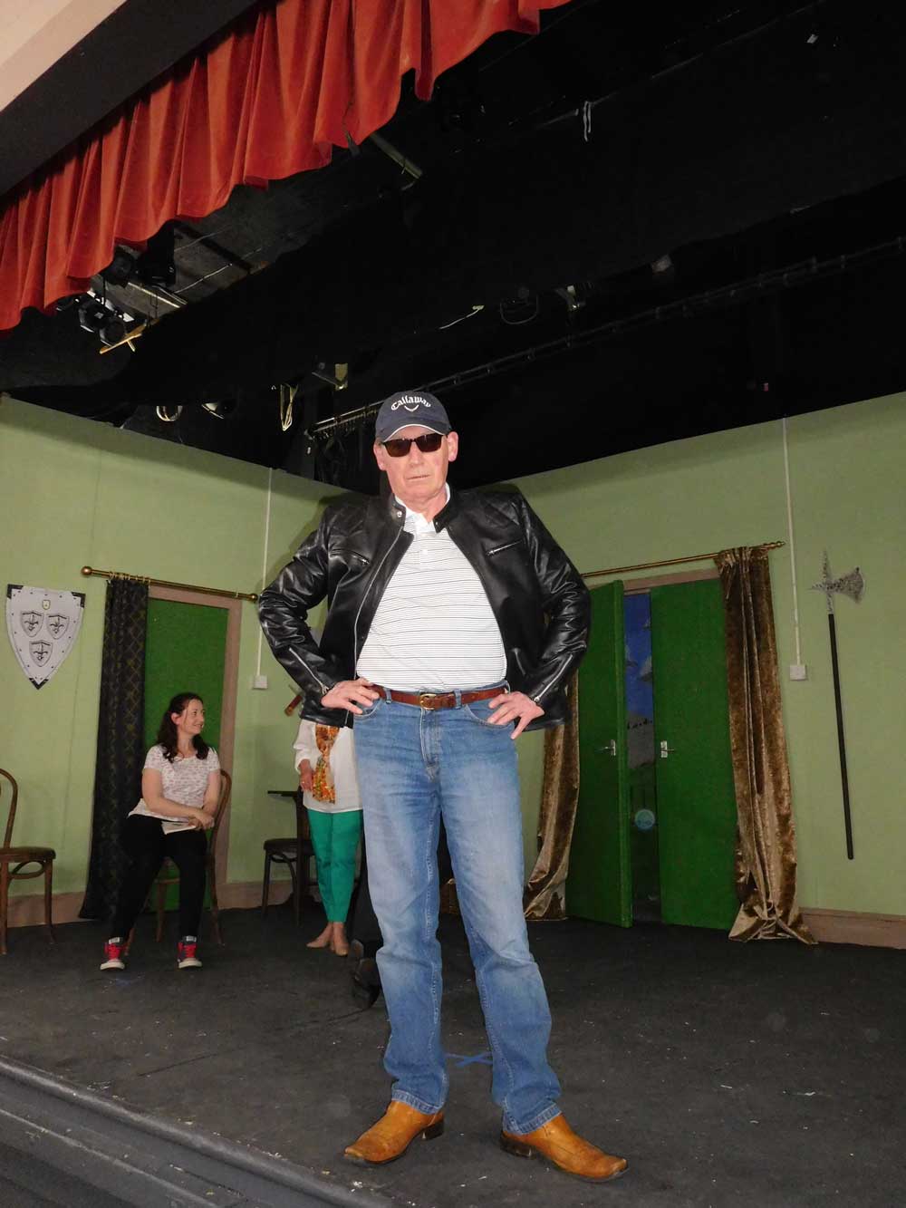 Jefferson Steel lead role A Bunch of Amateurs